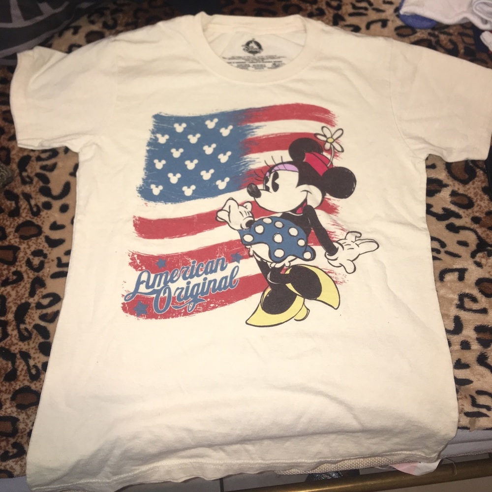 Disney tee-shirt sleeve